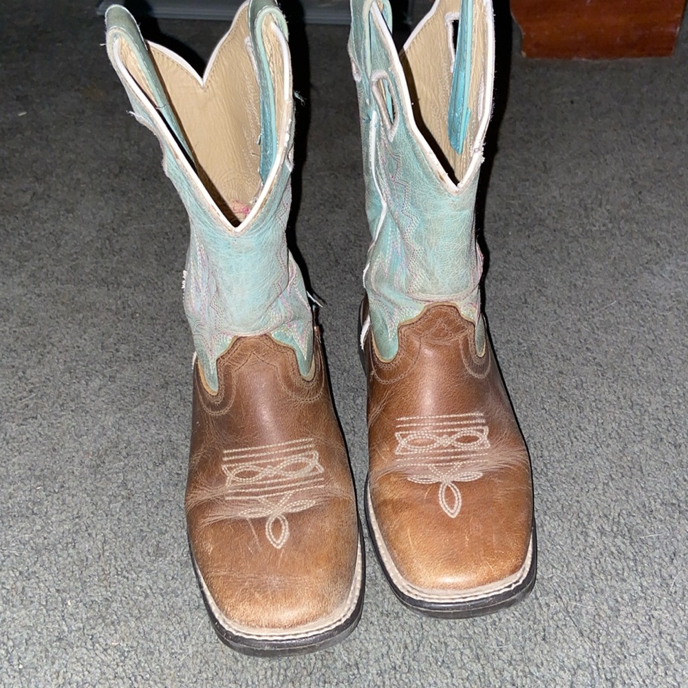 Girls cowboy boots